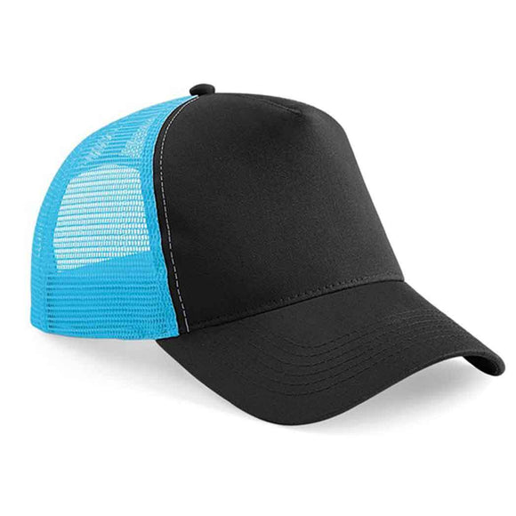 Beechfield B640 Black trucker cap with surf blue mesh back on a white background